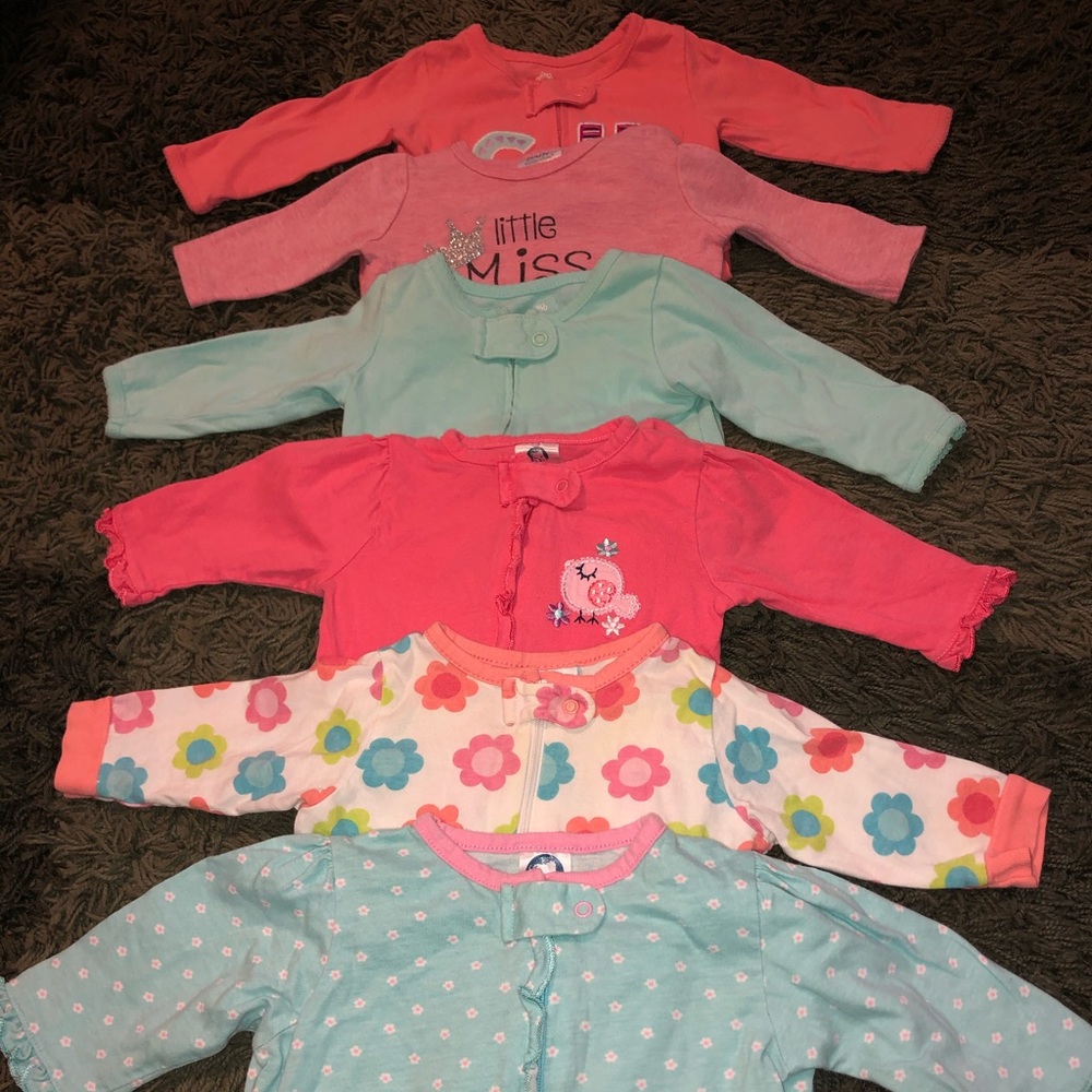 6 long sleeve footed pajamas